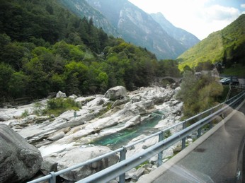 0823 údolí Verzasca 11.9.2009